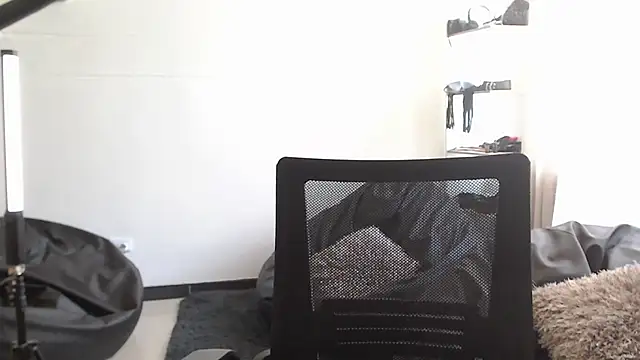 Snapshot of hairyncuteass chatting on 01/14/25, 05:45 hairyncuteass online show from 01/14/25, 05:45