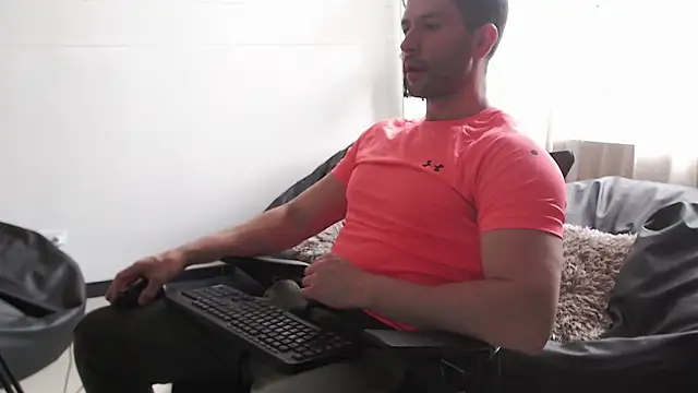 Snapshot of hairyncuteass chatting on 01/15/25, 08:05 hairyncuteass online show from 01/15/25, 08:05