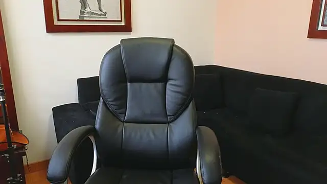 Snapshot of hairyncuteass chatting on 09/20/25, 11:44 hairyncuteass online show from 09/20/25, 11:44