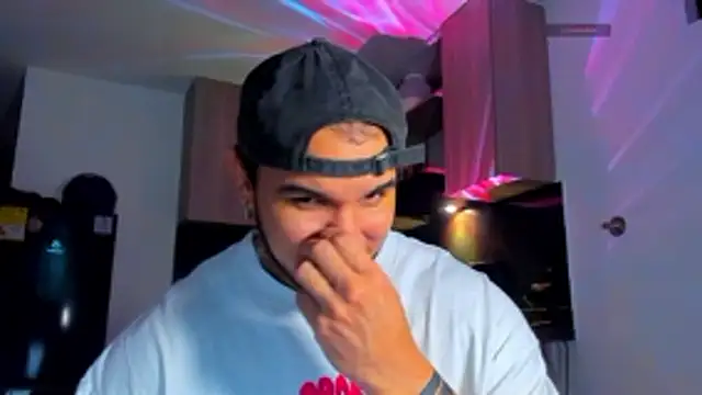 austinoficial online show from 04/14/26, 04:18