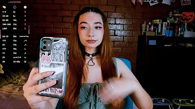 Annycolin  online show from 03/18/26, 09:40