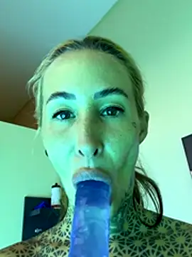 Black sweet Rose online show from 12/22/25, 11:40