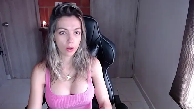 Princezzlove3 online show from 01/31/25, 02:17