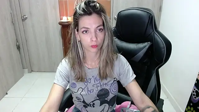 Princezzlove3 online show from 02/09/25, 02:06