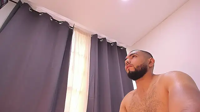 Snapshot of arturguy00 chatting on 01/28/25, 09:50 arturguy00 online show from 01/28/25, 09:50