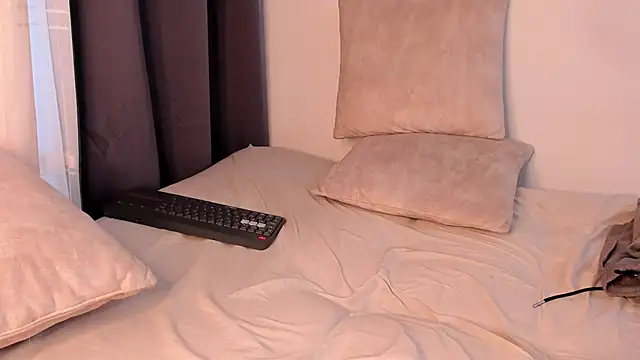 Snapshot of arturguy00 chatting on 03/10/25, 10:45 arturguy00 online show from 03/10/25, 10:45