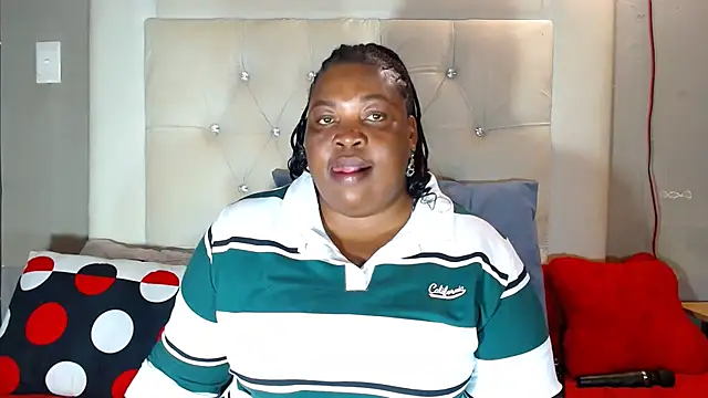 omalicha98 online show from 05/25/26, 06:41
