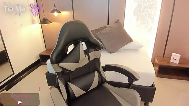 lilly ass  online show from 10/08/25, 12:58