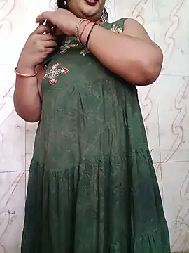 Snapshot of Haseena_Baby chatting on 06/06/26, 05:23 Haseena Baby online show from 06/06/26, 05:23