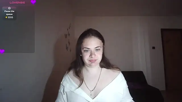 Snapshot of Your___Hope chatting on 06/19/26, 06:18 Your Hope online show from 06/19/26, 06:18