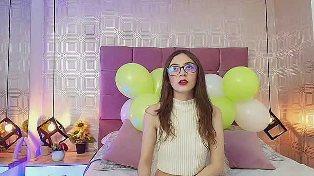 Snapshot of victoriapalmerfg chatting on 03/17/25, 07:48 victoriapalmerfg online show from 03/17/25, 07:48