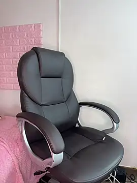 zahra Jalid online show from 12/16/25, 12:37