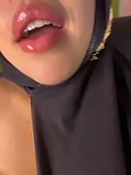 zahra Jalid online show from 04/20/26, 11:17