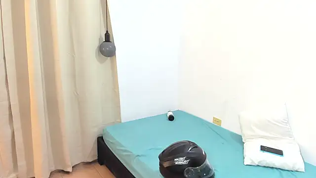 Snapshot of blueroom_party chatting on 01/15/25, 12:25 blueroom party online show from 01/15/25, 12:25