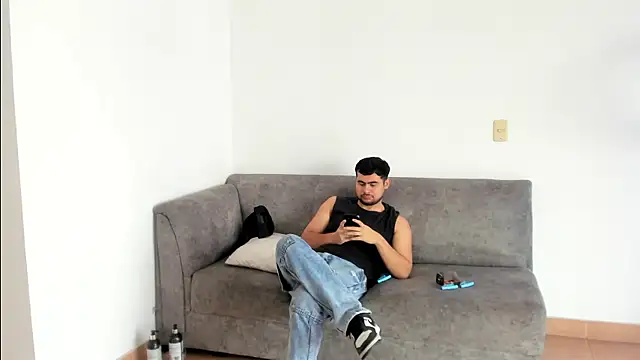 Snapshot of blueroom_party chatting on 03/12/25, 01:19 blueroom party online show from 03/12/25, 01:19