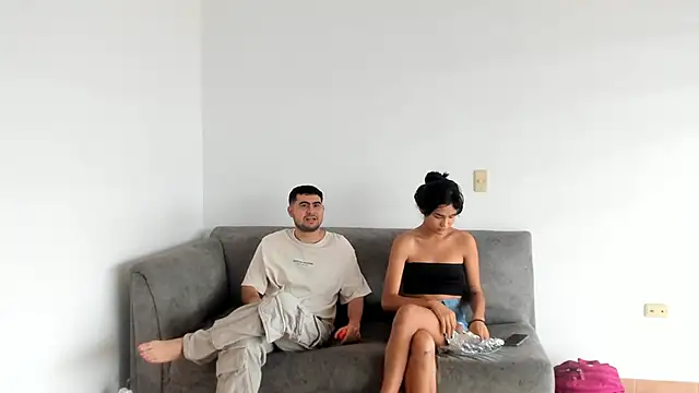 Snapshot of blueroom_party chatting on 03/19/25, 01:18 blueroom party online show from 03/19/25, 01:18