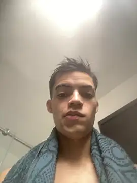 Latinos 2001 online show from 06/28/26, 02:56