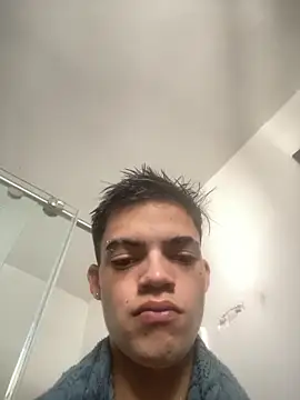 Latinos 2001 online show from 06/29/26, 01:00