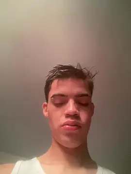 Latinos 2001 online show from 07/05/26, 12:56