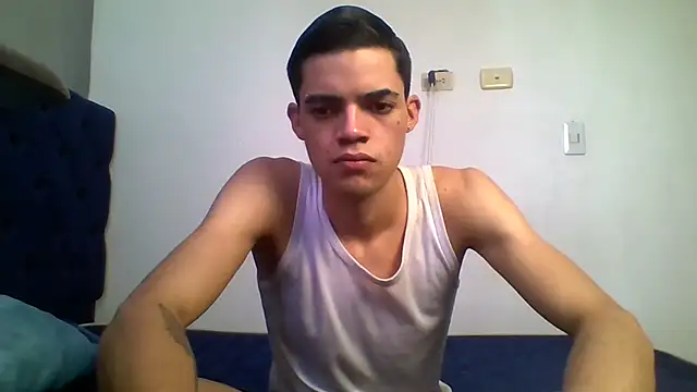 Latinos 2001 online show from 07/06/26, 02:14