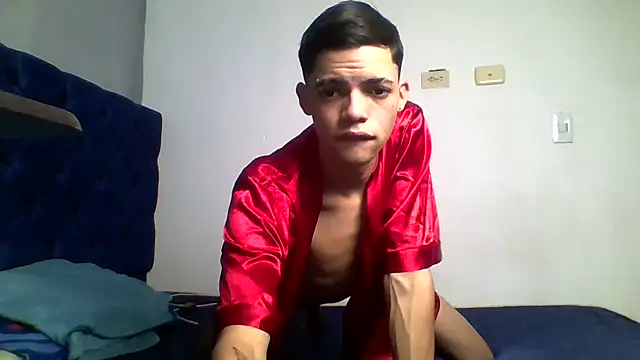 Latinos 2001 online show from 07/10/26, 01:54