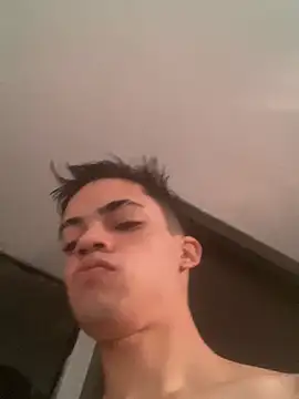 Latinos 2001 online show from 07/12/26, 01:57