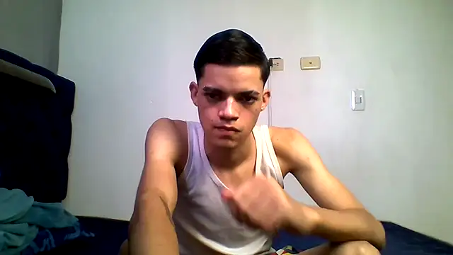 Latinos 2001 online show from 07/24/26, 01:31