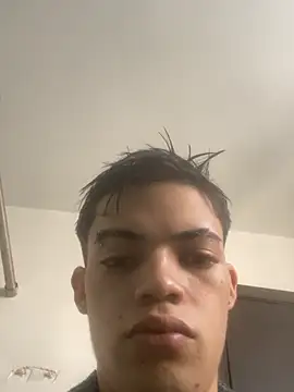 Latinos 2001 online show from 07/28/26, 12:48