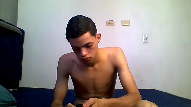 Latinos 2001 online show from 07/28/26, 02:13