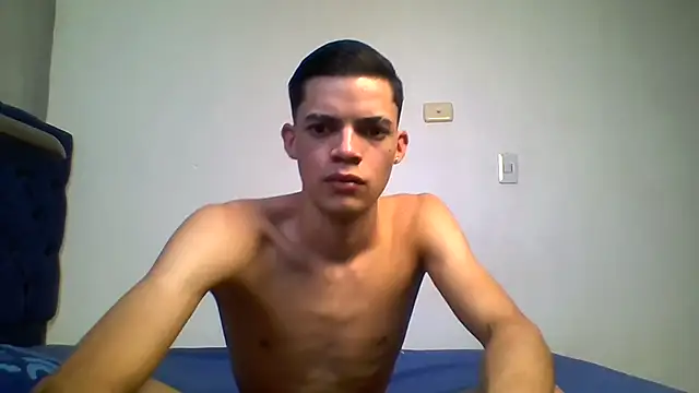 Latinos 2001 online show from 08/01/26, 10:19