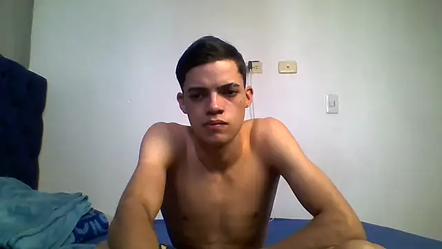 Latinos 2001 online show from 08/06/26, 07:27