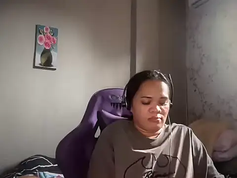 SophiaCourthaway online show from 05/12/26, 11:46