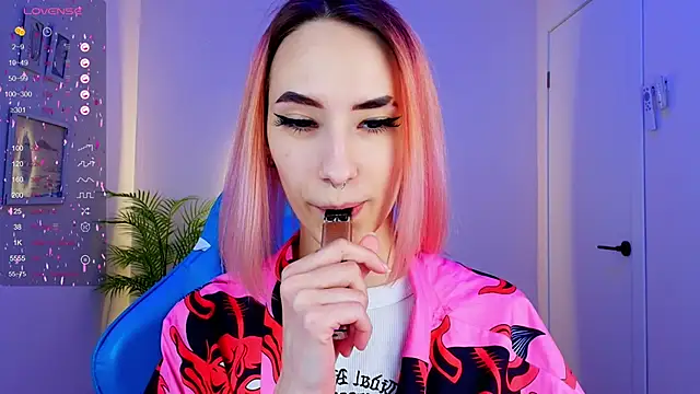 Snapshot of Kar1_na_ chatting on 03/05/25, 11:38 Kar1 na  online show from 03/05/25, 11:38