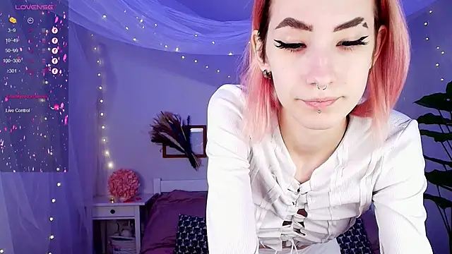 Snapshot of Kar1_na_ chatting on 03/07/25, 05:29 Kar1 na  online show from 03/07/25, 05:29