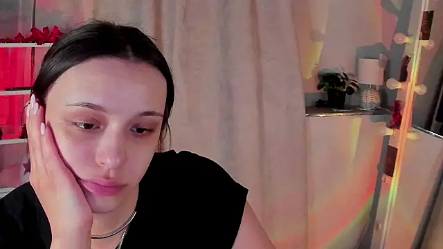 Snapshot of Sahara_Shields chatting on 05/07/26, 09:36 Sahara Shields online show from 05/07/26, 09:36