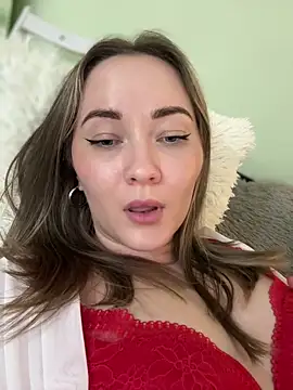 Snapshot of Kiss_My_Body chatting on 02/14/25, 08:26 Kiss My Body online show from 02/14/25, 08:26