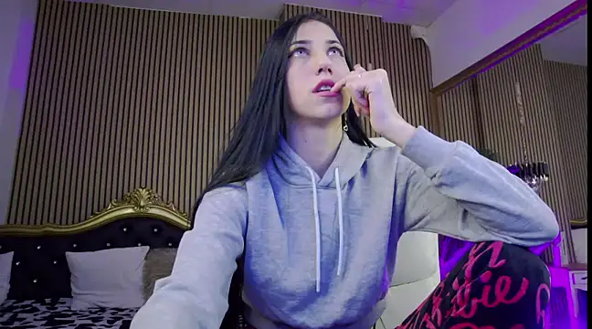 KeylaBlair online show from 01/30/25, 03:40