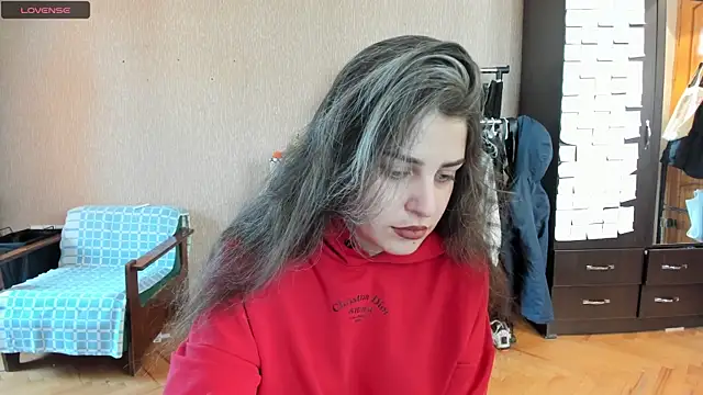Snapshot of _Roselina_ chatting on 04/30/26, 09:04 Roselina online show from 04/30/26, 09:04