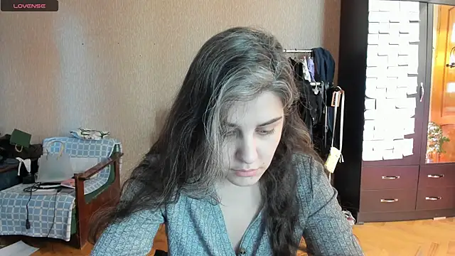Snapshot of _Roselina_ chatting on 06/15/26, 09:22 Roselina online show from 06/15/26, 09:22