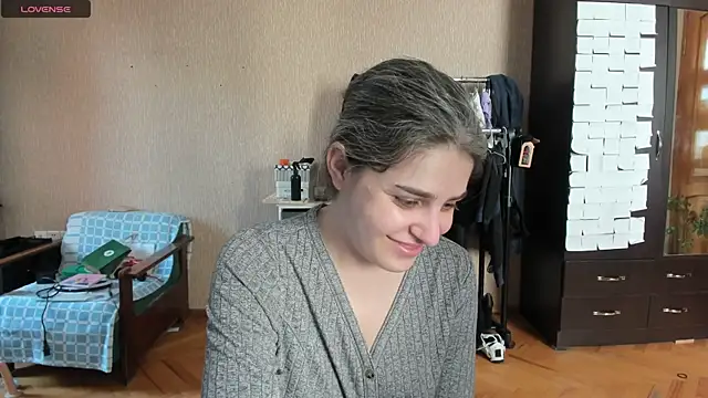 Snapshot of _Roselina_ chatting on 06/19/26, 11:03 Roselina online show from 06/19/26, 11:03