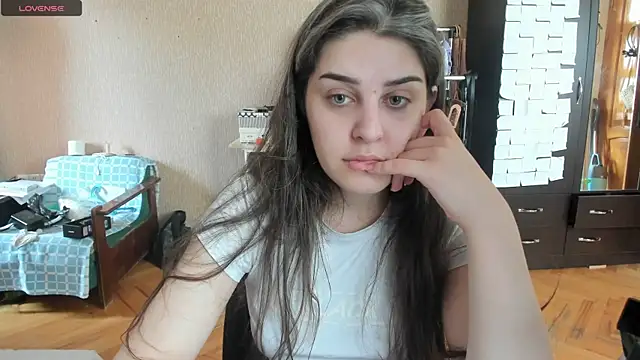 Snapshot of _Roselina_ chatting on 07/07/26, 07:23 Roselina online show from 07/07/26, 07:23