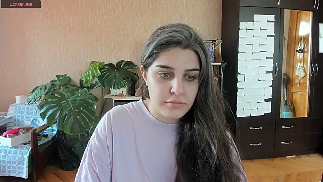 Snapshot of _Roselina_ chatting on 07/11/26, 07:44 Roselina online show from 07/11/26, 07:44