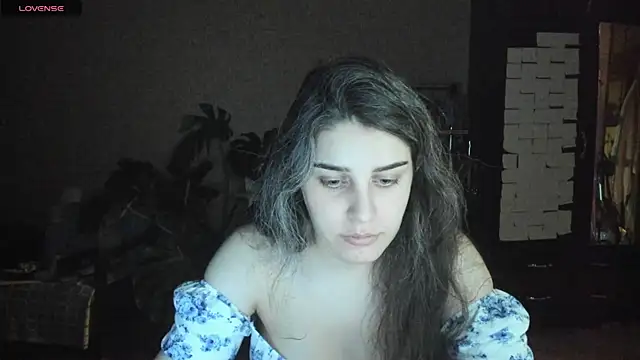 Snapshot of _Roselina_ chatting on 07/21/26, 06:54 Roselina online show from 07/21/26, 06:54