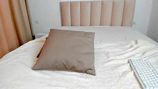 Saradiamond1 online show from 01/26/25, 12:22