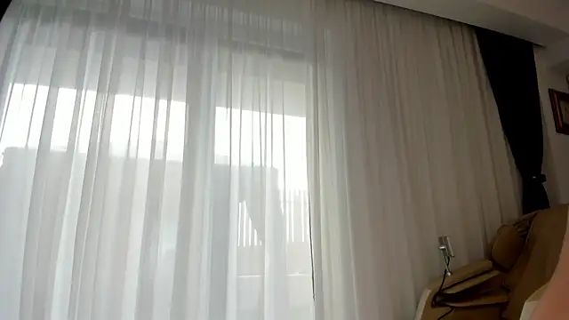 Saradiamond1 online show from 11/06/25, 08:15