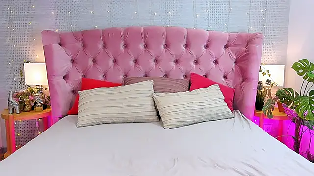 via mayer  online show from 03/09/25, 09:03