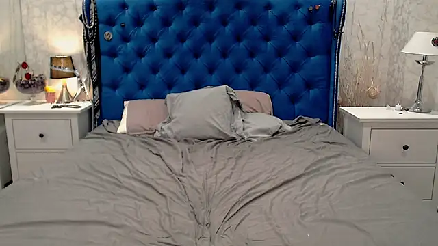 via mayer  online show from 01/06/26, 12:14