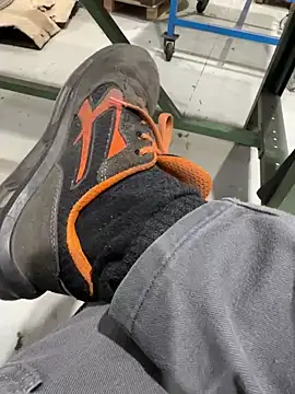 Snapshot of sempreilmio2 chatting on 02/04/25, 12:11 sempreilmio2 online show from 02/04/25, 12:11