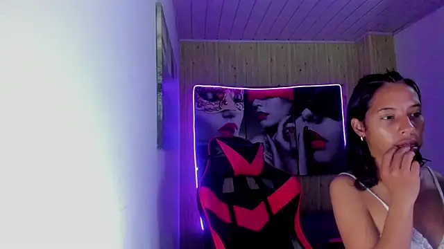 Snapshot of Miss_sparkle00 chatting on 09/12/25, 04:45 Miss sparkle00 online show from 09/12/25, 04:45