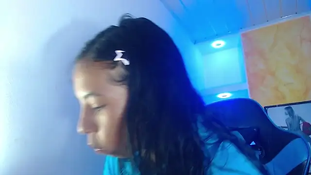 Snapshot of Miss_sparkle00 chatting on 10/14/25, 04:24 Miss sparkle00 online show from 10/14/25, 04:24